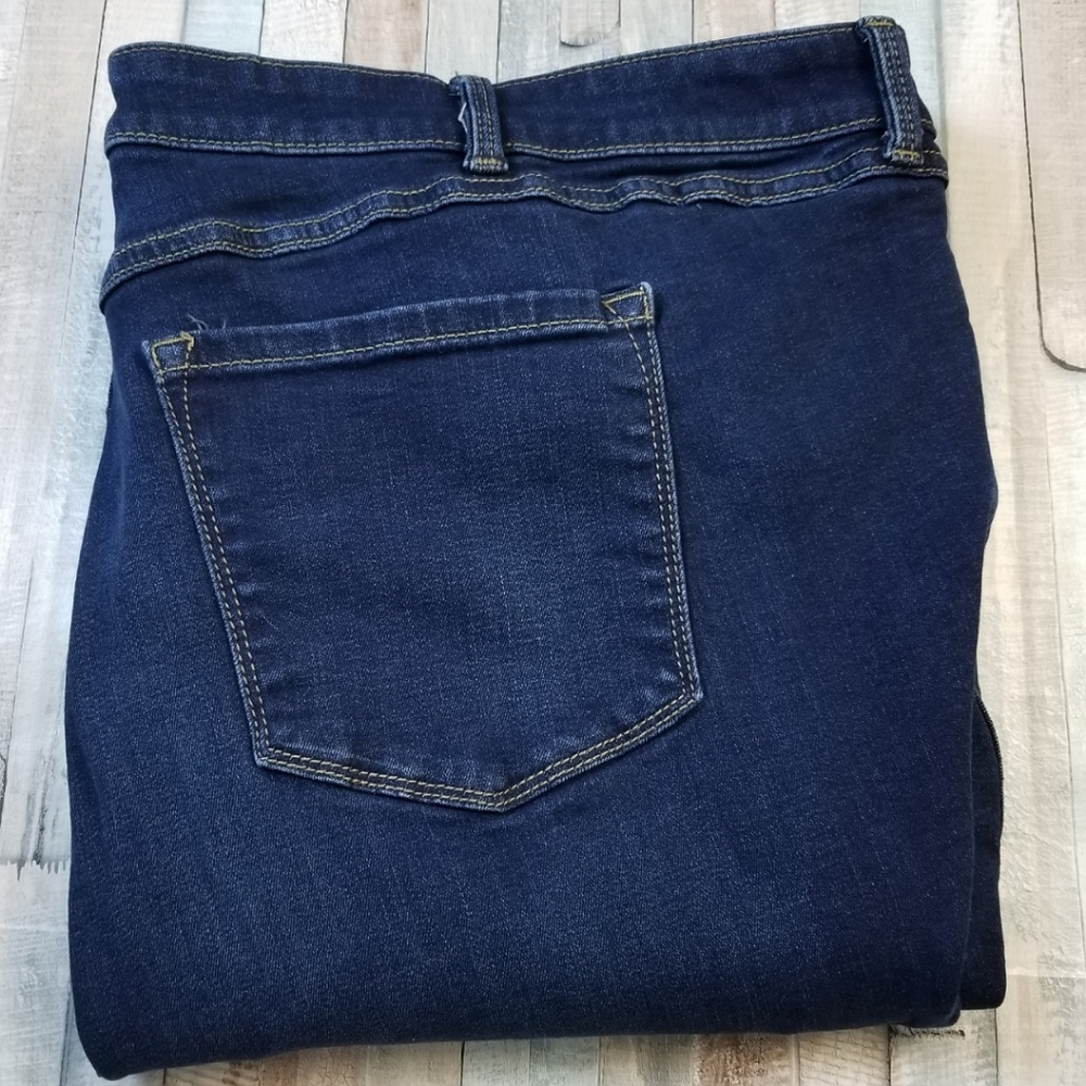 Torrid Mid Fit Super Skinny Jeans